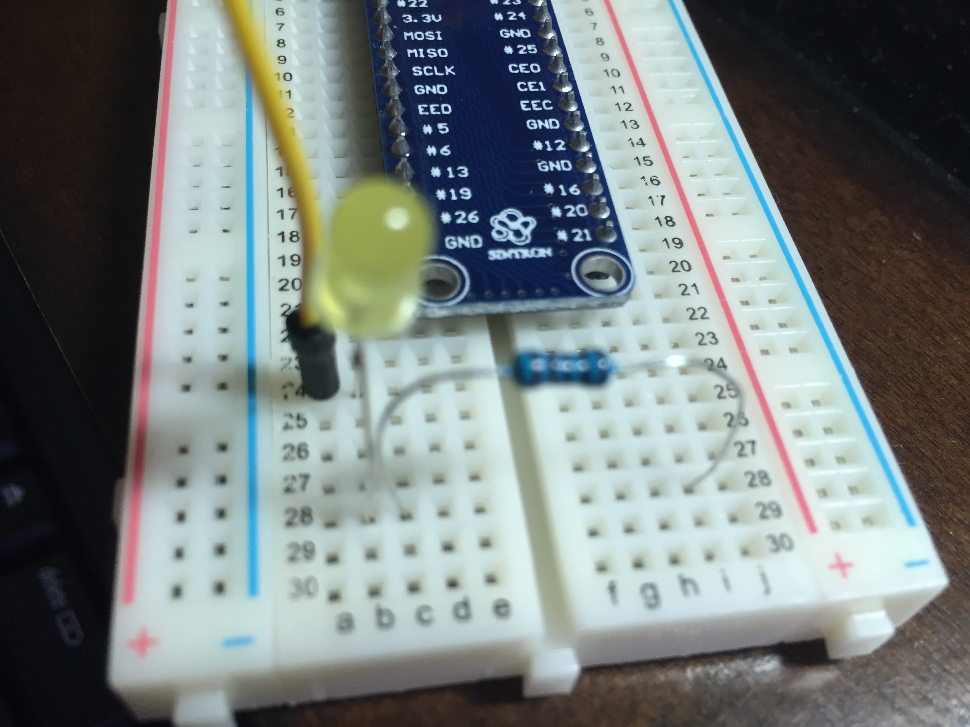 images/_making_a_led_light_blink_part_i_led_blinker_step_4.jpg