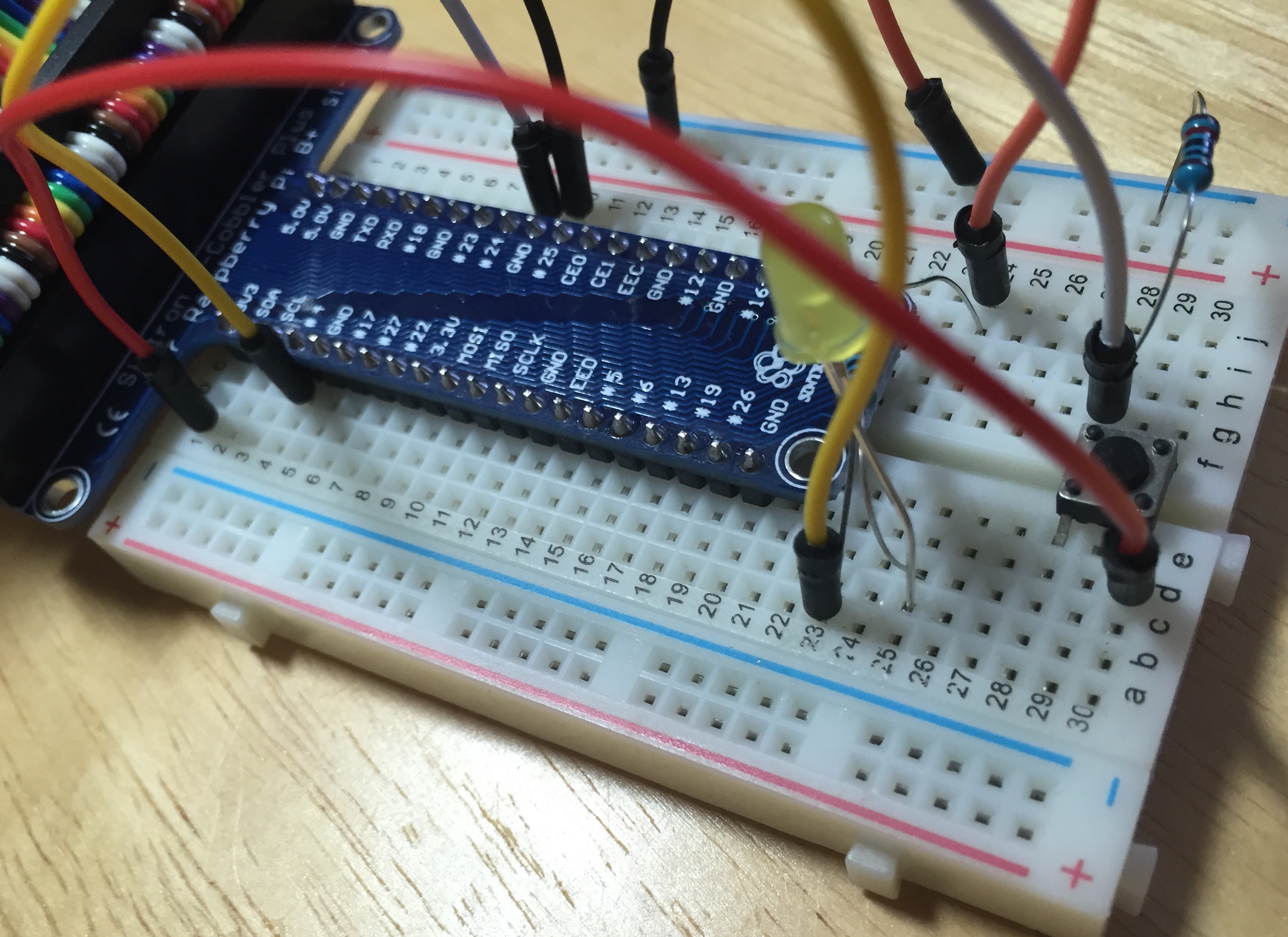 images/_making_a_led_light_blink_part_ii_led_blinker_button_step_4.jpg